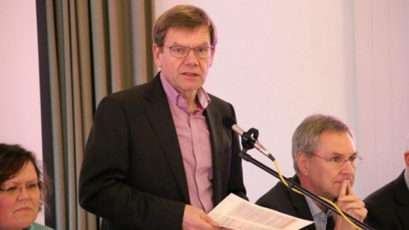 Johann Wadephul, MdB bei der Begrüßung der Teilnehmer.